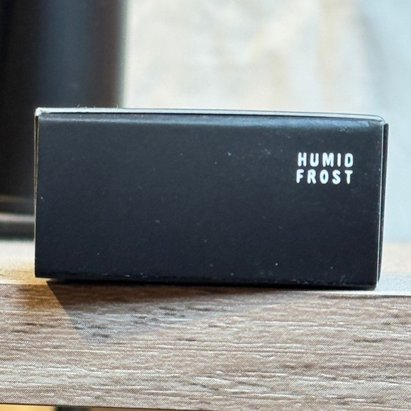 MAC Cosmetics Humid Frost Eyeshadow - Vibrant Green - Picture 2 of 3